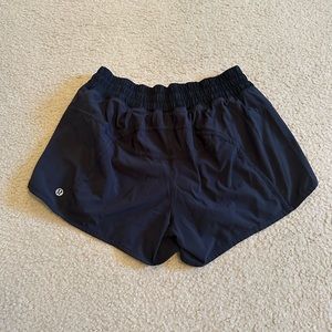 🍋 Lululemon Black Tracker Shorts {Size 8}